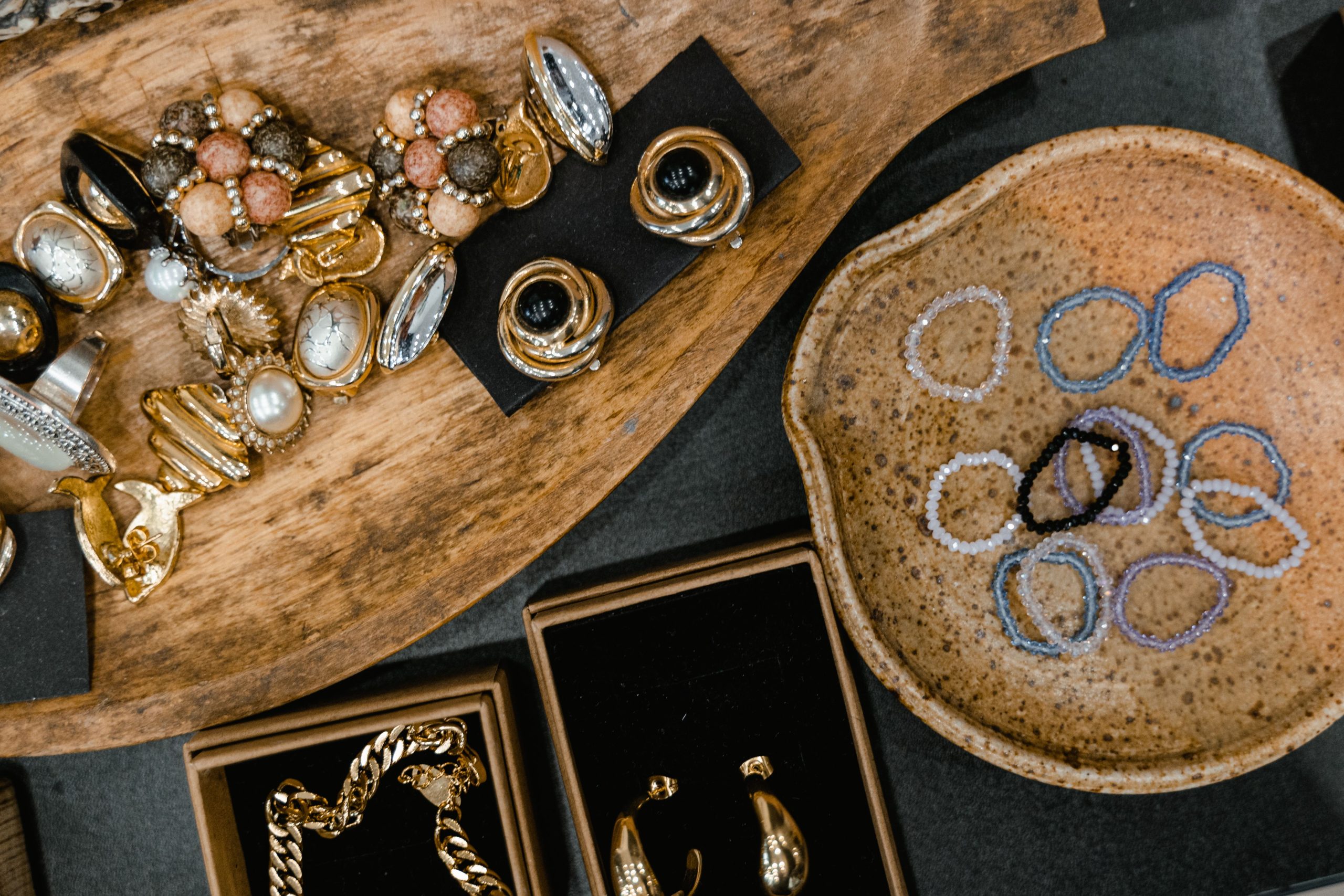 Boucles oreilles bagues bracelets fantaisie faits main